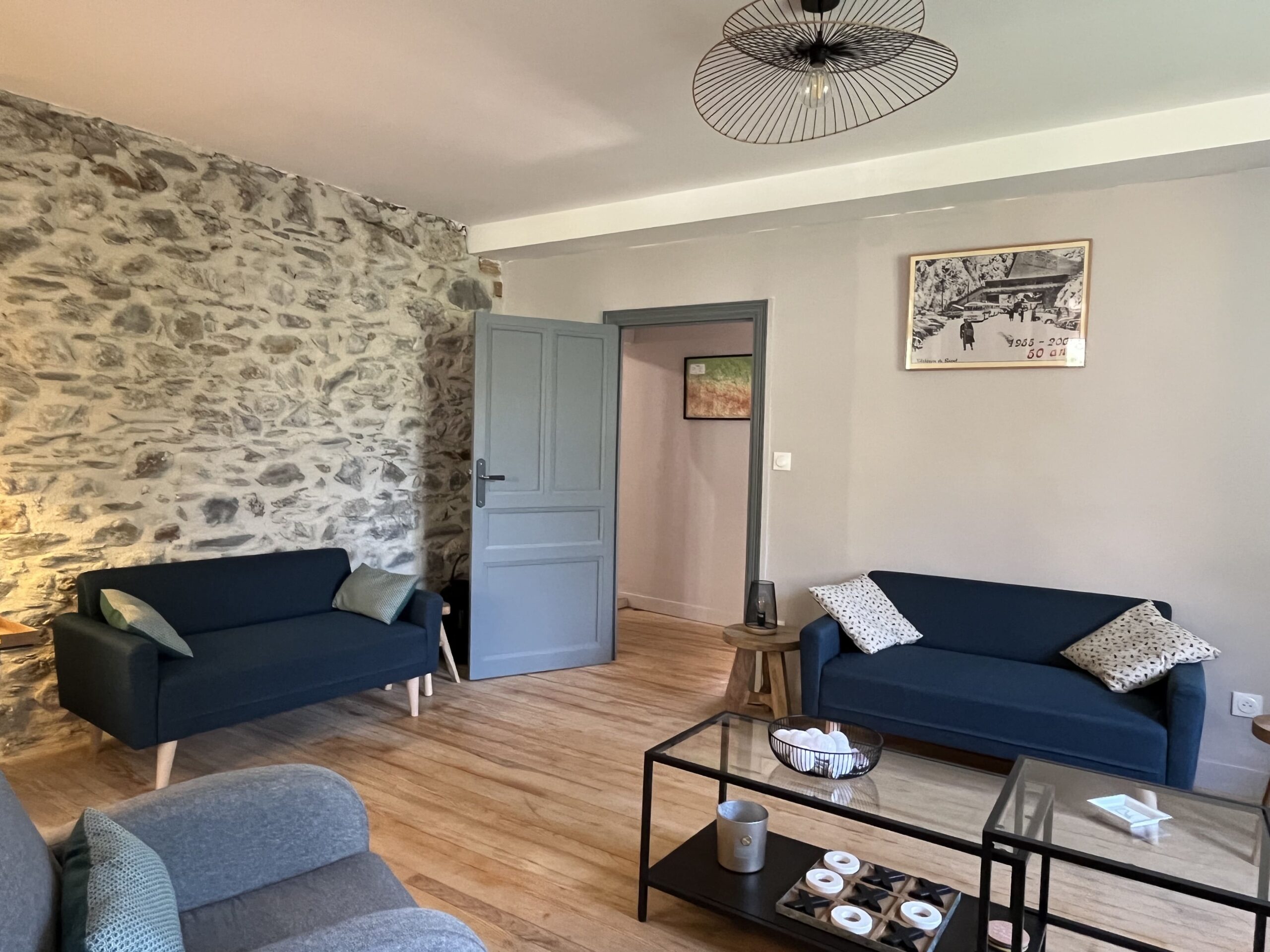 Sallon vue mur pierre 3